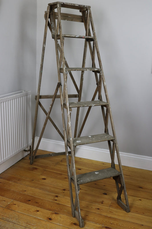 Hatherley Style Vintage Lattice Ladder - The Vintage Allure