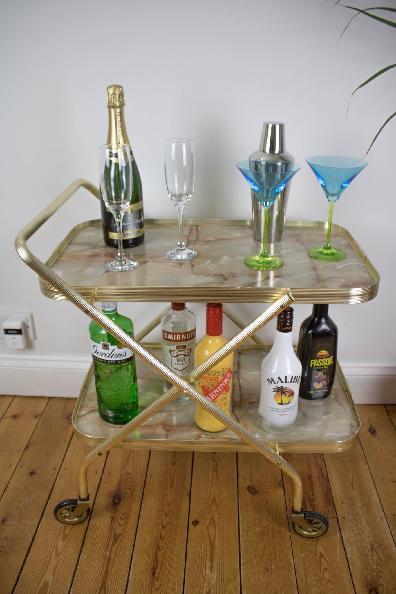 Marbled top drinks trolley - The Vintage Allure