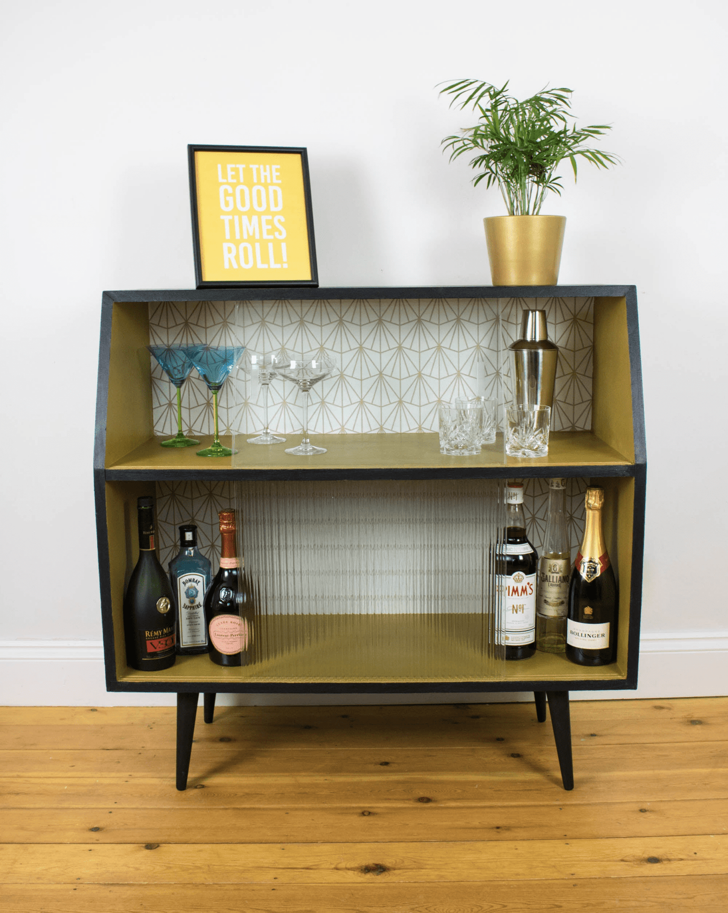 Drinks trolleys/Cabinets - The Vintage Allure
