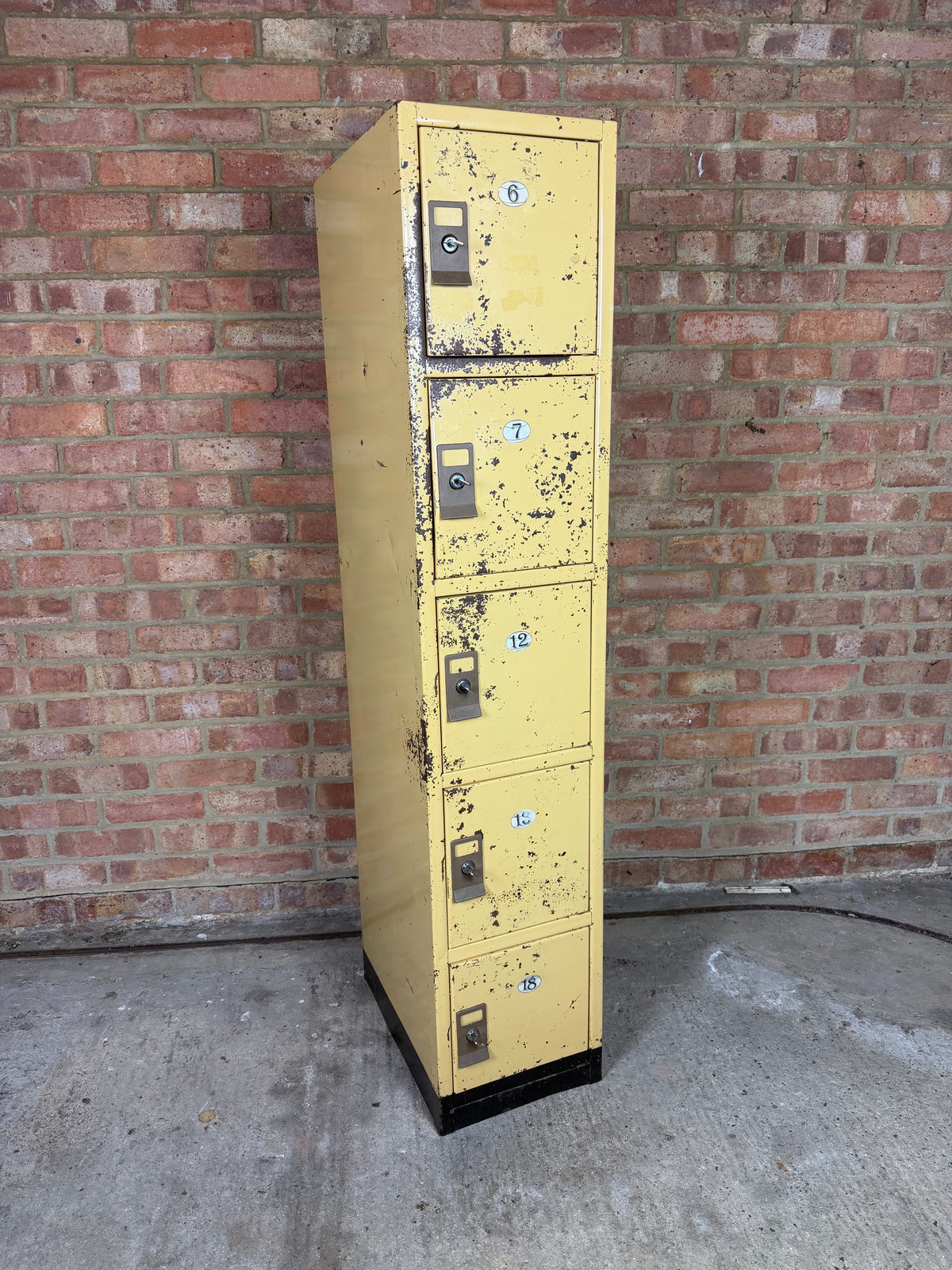 Yellow Steel Locker Unit, 5-Door Storage Cabinet