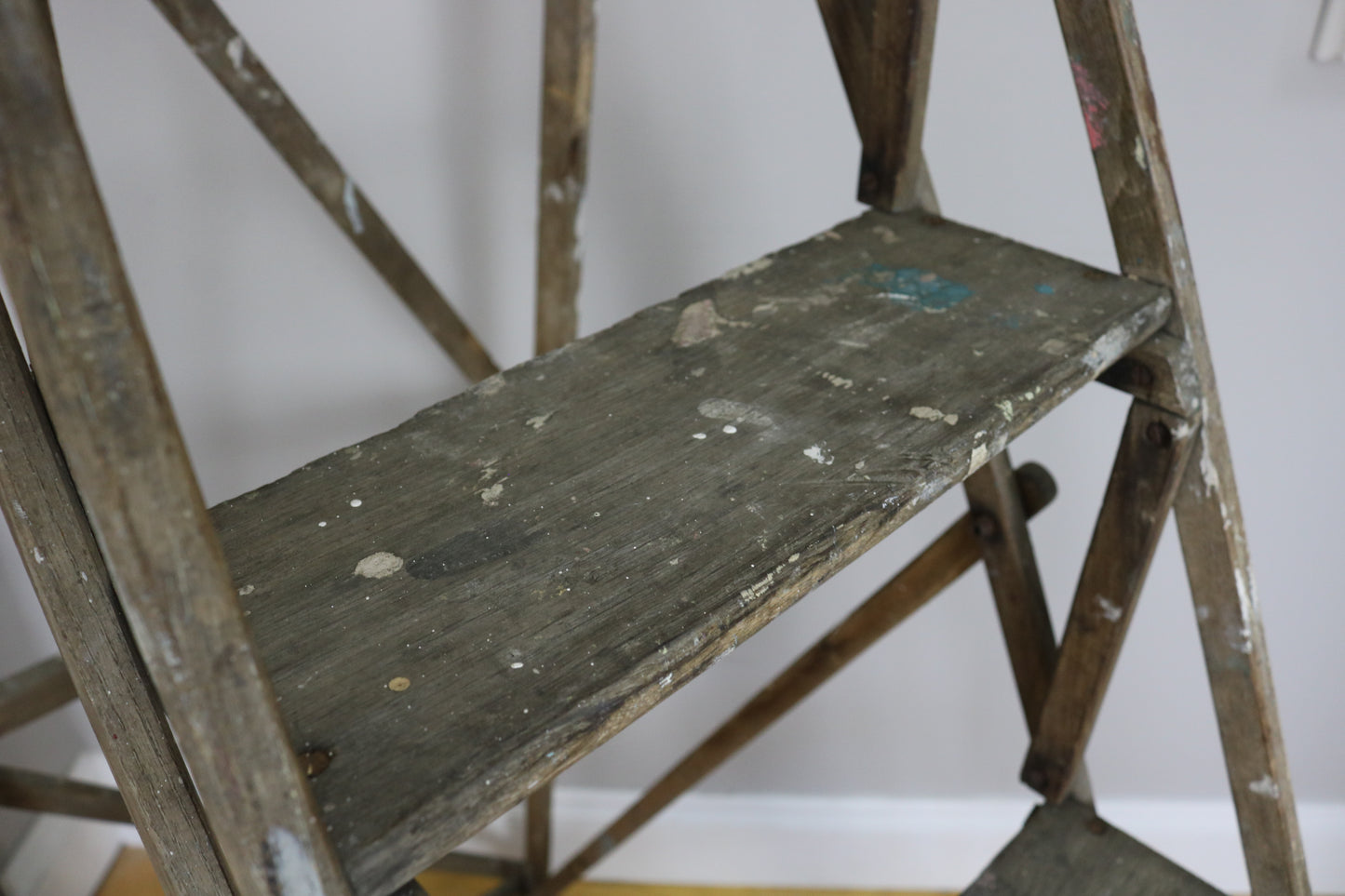 Hatherley Style Vintage Lattice Ladder