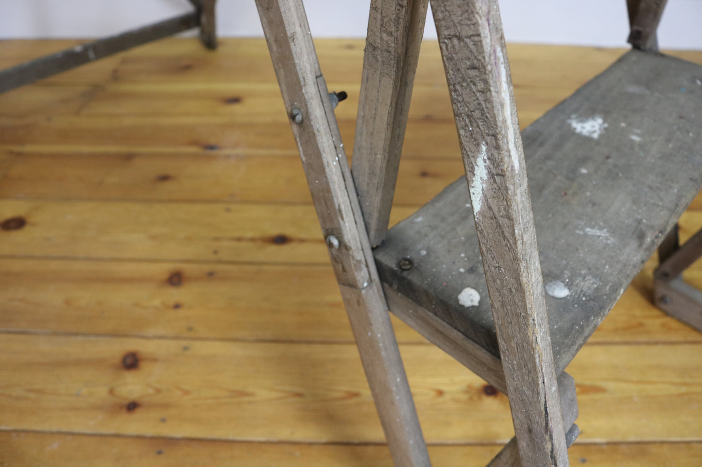 Hatherley Style Vintage Lattice Ladder