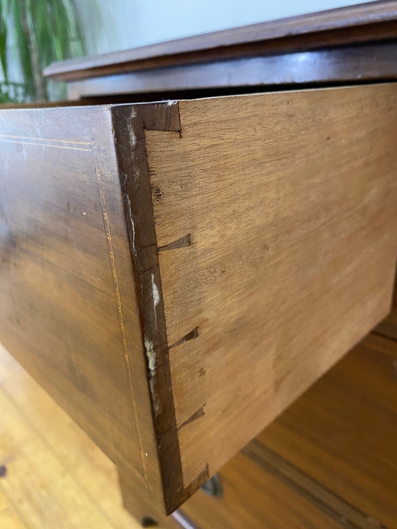 Georgian Style Mahogany Chest of drawers - The Vintage Allure