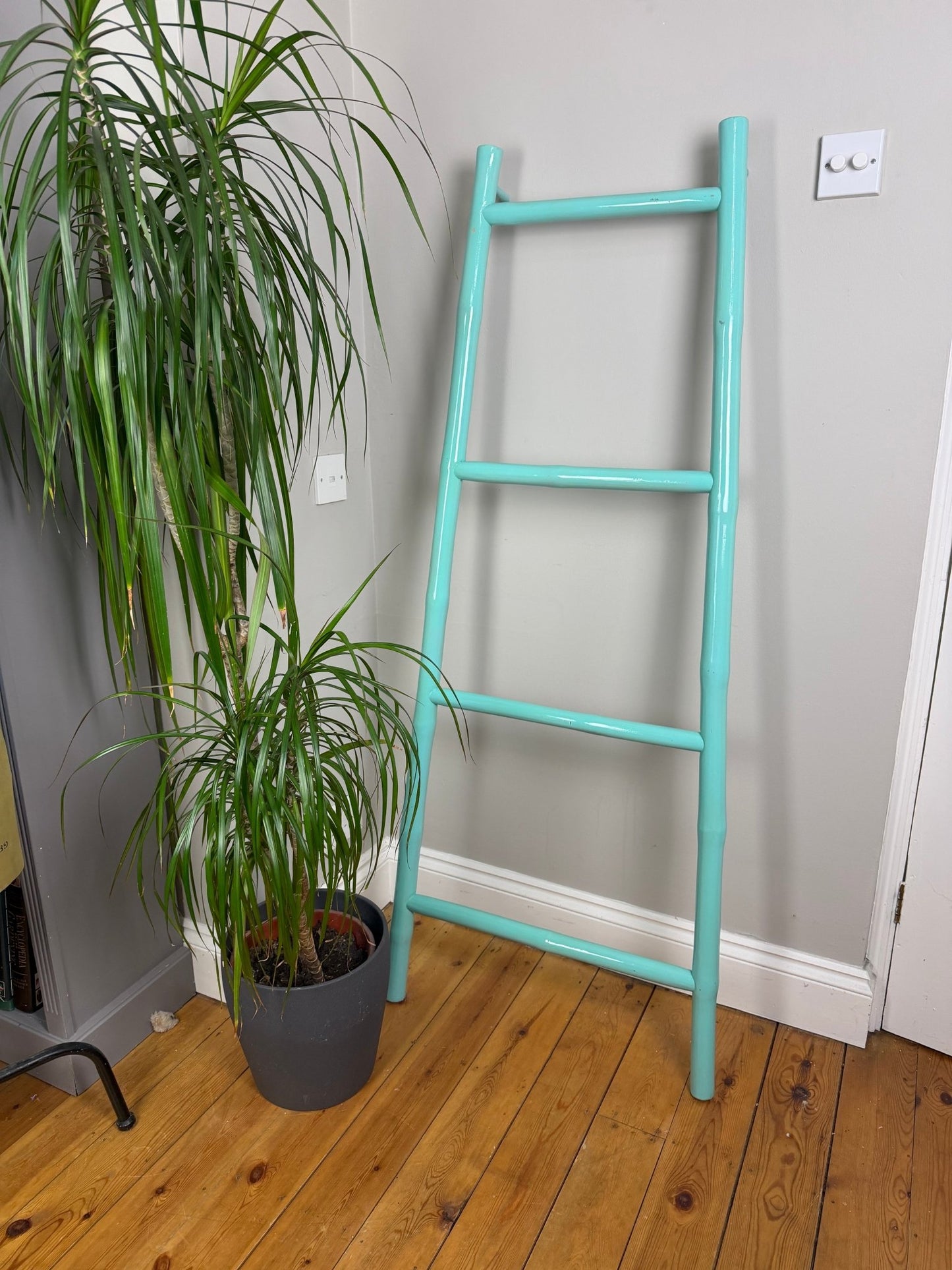 Vintage Painted Bamboo Tapered Ladder Towel Rail - The Vintage Allure