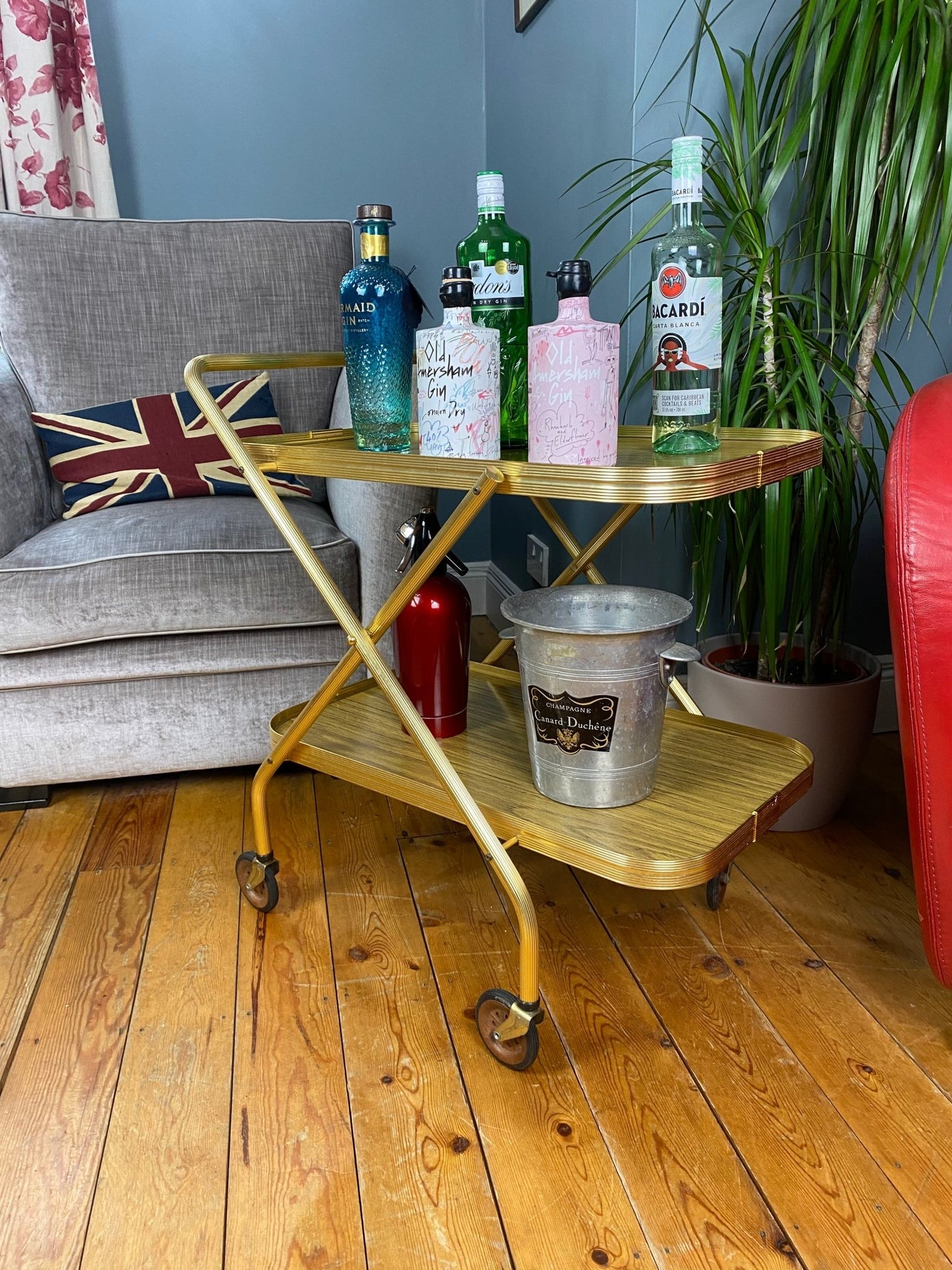 Vintage Wood Effect Folding Drinks/Cocktail Trolley - The Vintage Allure