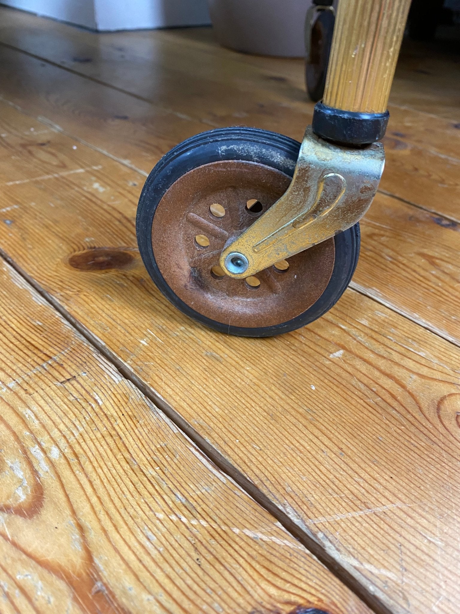 Vintage Wood Effect Folding Drinks/Cocktail Trolley - The Vintage Allure