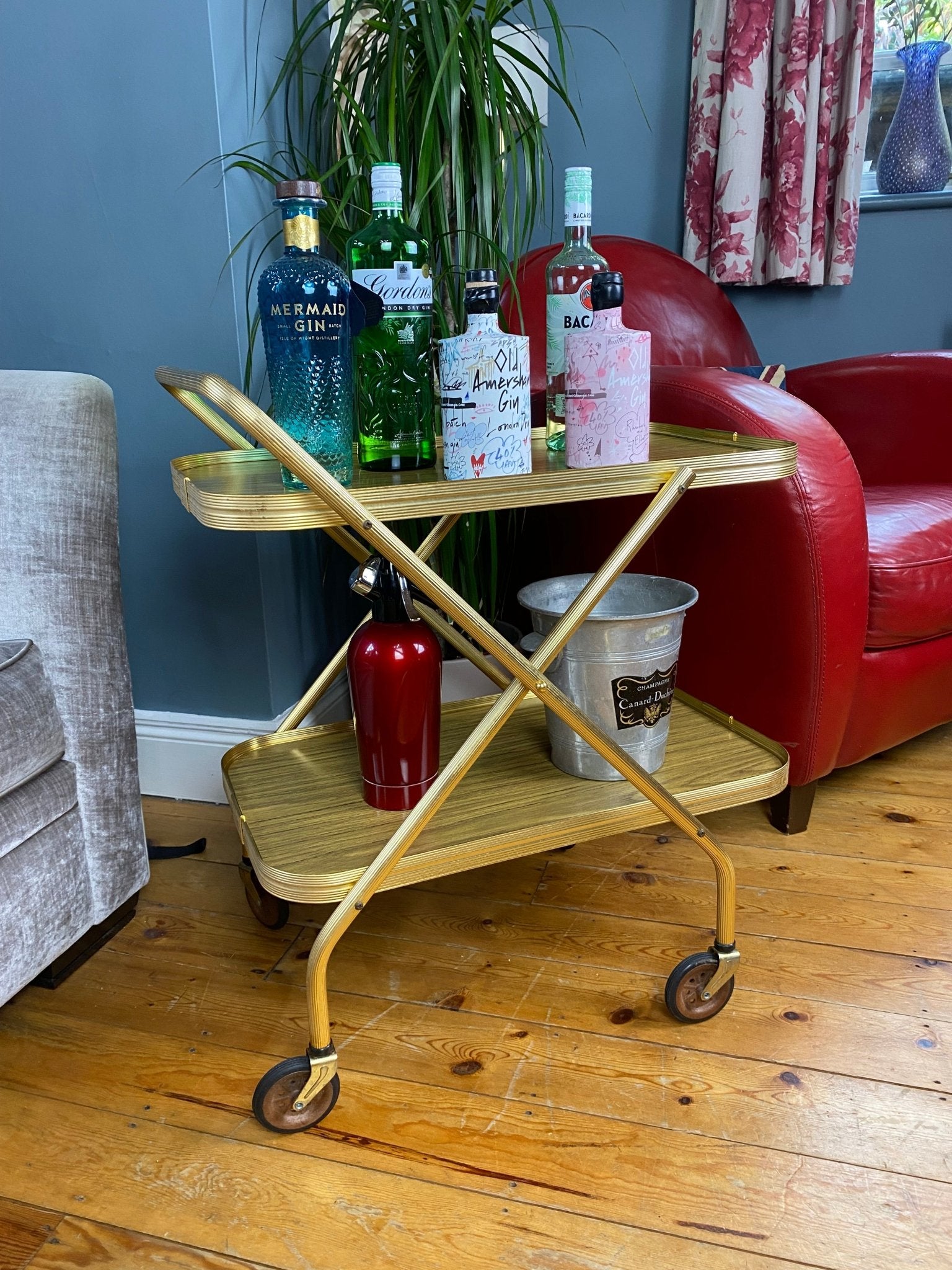 Vintage Wood Effect Folding Drinks/Cocktail Trolley - The Vintage Allure